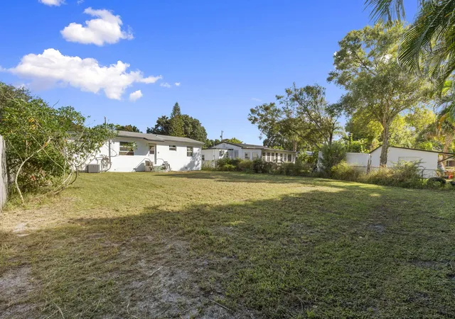 Photo 2 of Single family home for sale at 1107 Jasmine Ave, Fort Pierce, FL 34982 | MLS# B26071683 | Listing updated on 2026-09-23