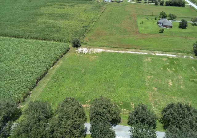 Photo 3 of Sale Pending at 8 Congleton Dr, Belle Glade, FL 33430 | MLS# B26071720 | Listing updated on 2026-10-07