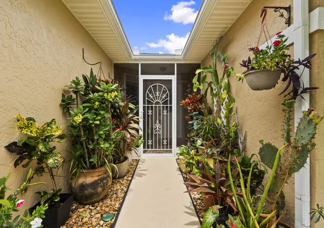 Photo 3 of Single family home for sale at 6156 Alexandria Cir, Fort Pierce, FL 34982 | MLS# B26071802 | Listing updated on 2026-10-07