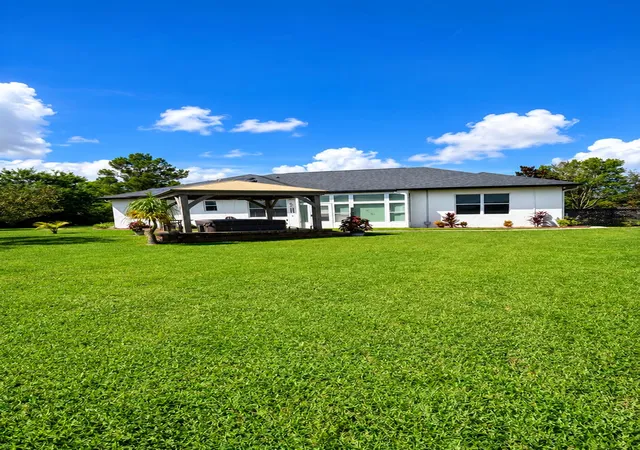 Photo 3 of Single family home for sale at 5422 Columbus Blvd, Sebring, FL 33872 | MLS# B26071933 | Listing updated on 2026-09-23