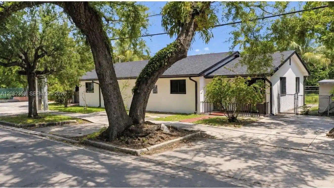 Multi family home for sale at 3471 Plaza St, Miami, FL 33133 | MLS# A12082353