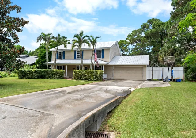 Photo 3 of Single family home for sale at 330 Ne Town Ter, Jensen Beach, FL 34957 | MLS# B26072027 | Listing updated on 2026-10-07