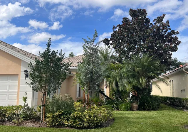Photo 2 of Single family home for sale at 8095 Laborie Ln, Wellington, FL 33414 | MLS# B26072033 | Listing updated on 2026-10-07