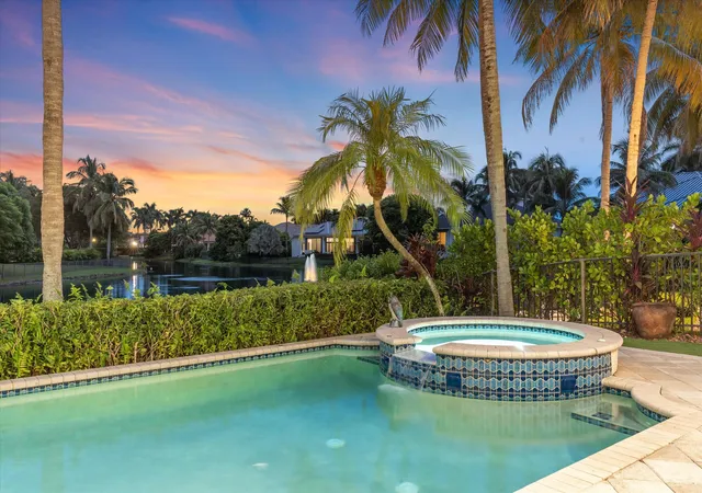 Photo 2 of Single family home for sale at 10821 Blue Palm St, Plantation, FL 33324 | MLS# B26072109 | Listing updated on 2026-09-23