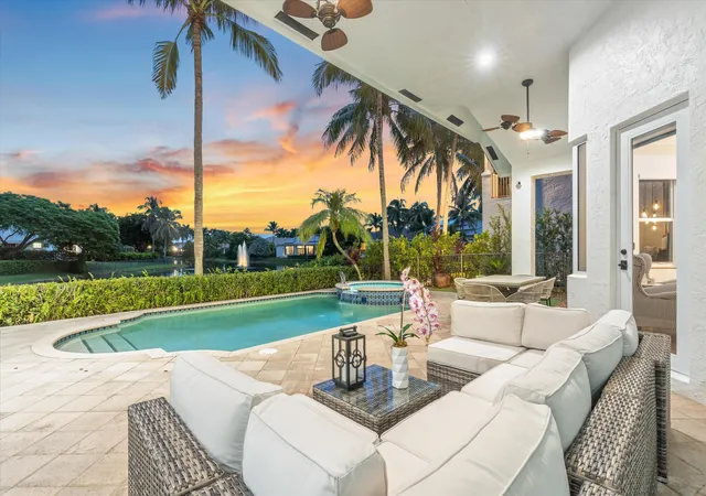 Photo 3 of Single family home for sale at 10821 Blue Palm St, Plantation, FL 33324 | MLS# B26072109 | Listing updated on 2026-09-23