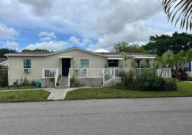 Manufactured home for sale at 2555 Pga Blvd #305, Palm Beach Gardens, FL 33410 | MLS# B26072246