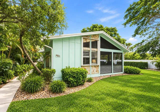 Photo 3 of Single family home for sale at 4150 Ne Breakwater Dr, Jensen Beach, FL 34957 | MLS# B26072320 | Listing updated on 2026-10-07