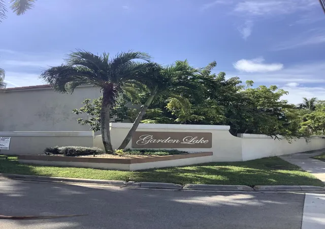 Photo 3 of Single family home for sale at 201 Sw 98th Terrace, Pembroke Pines, FL 33025 | MLS# B26072428 | Listing updated on 2026-10-10