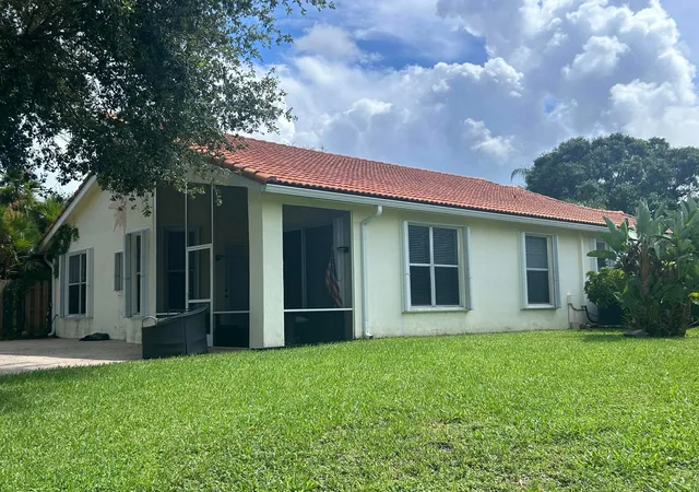 Photo 3 of Single family home for sale at 12155 Sunset Point Cir, Wellington, FL 33414 | MLS# B26072433 | Listing updated on 2026-10-01