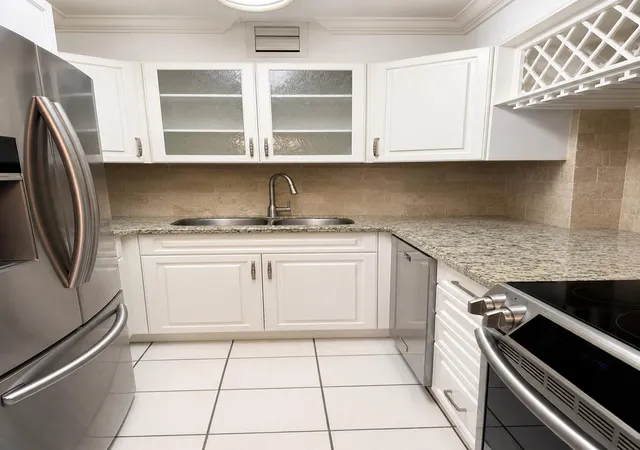 Photo 1 of Condo for sale at 164 Markham H #164, Deerfield Beach, FL 33442 | MLS# B26072555 | Listing updated on 2026-09-29