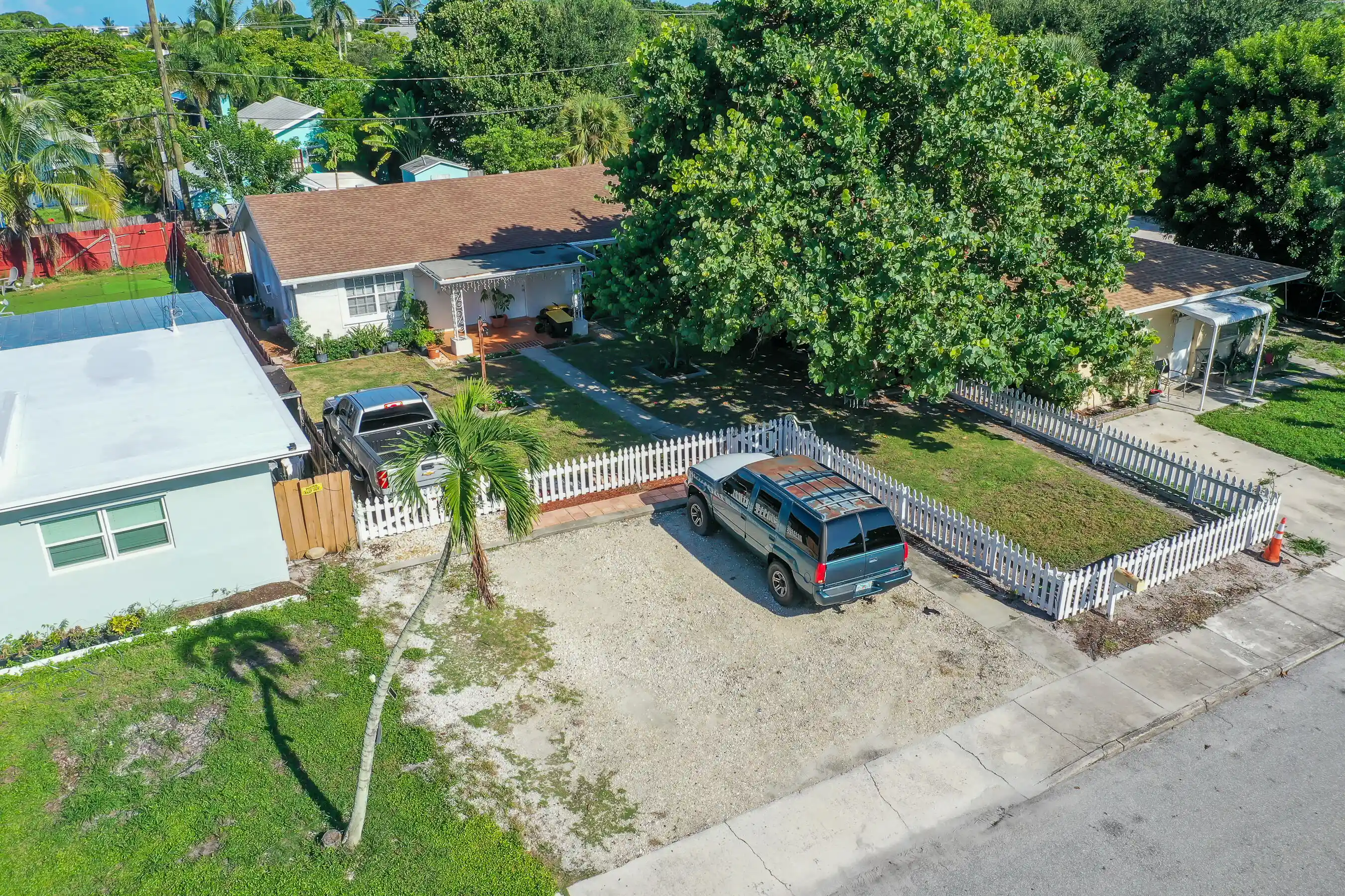 Photo 1 of Multi family home for sale at 826 S M St, Lake Worth Beach, FL 33460 | MLS# B26072675 | Listing updated on 2026-10-27