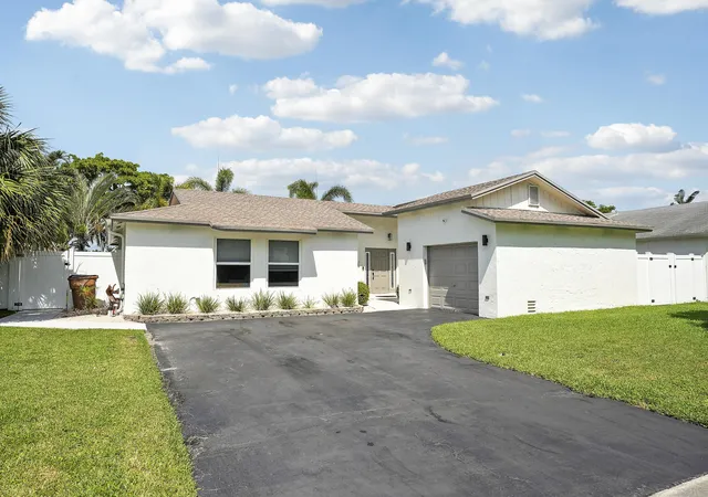 Photo 2 of Sale Pending at 275 Nw 37th Way, Deerfield Beach, FL 33442 | MLS# B26072764 | Listing updated on 2026-09-18