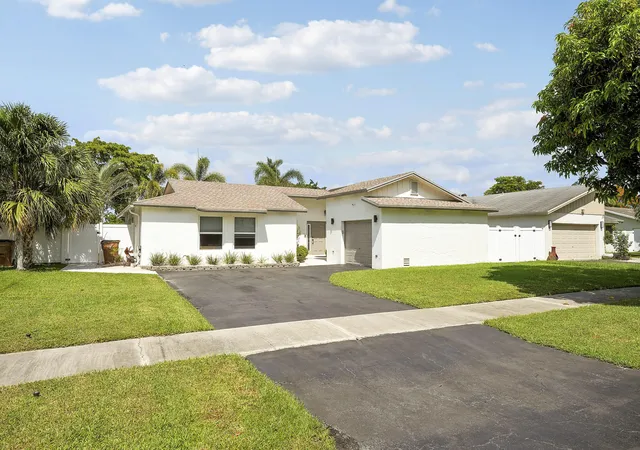 Photo 3 of Sale Pending at 275 Nw 37th Way, Deerfield Beach, FL 33442 | MLS# B26072764 | Listing updated on 2026-09-18