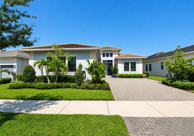 Photo 2 of Single family home for sale at 15745 Cresswind Pl, Loxahatchee, FL 33470 | MLS# B26072772 | Listing updated on 2026-10-08