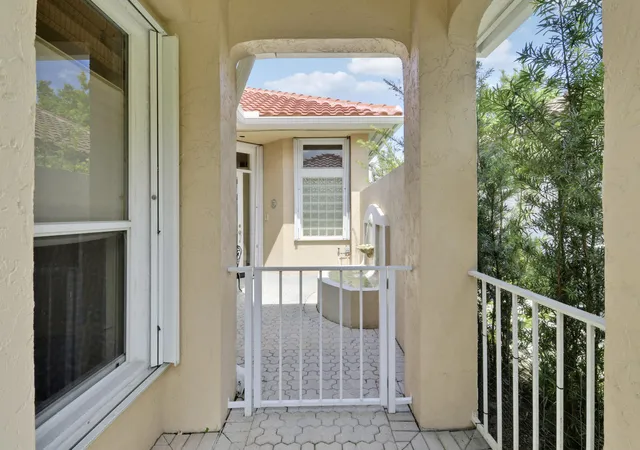 Photo 3 of Single family home for sale at 2189 Regents Blvd, West Palm Beach, FL 33409 | MLS# B26072904 | Listing updated on 2026-10-09