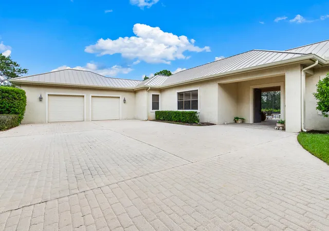 Photo 2 of Sale Pending at 3151 Sw Buena Vista Dr, Palm City, FL 34990 | MLS# B26073029 | Listing updated on 2026-10-07