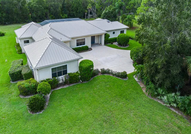 Photo 3 of Sale Pending at 3151 Sw Buena Vista Dr, Palm City, FL 34990 | MLS# B26073029 | Listing updated on 2026-10-07