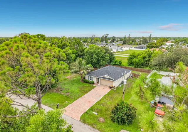 Photo 3 of Single family home for sale at 4306 Ne 24th Place, Cape Coral, FL 33909 | MLS# B26073242 | Listing updated on 2026-10-09