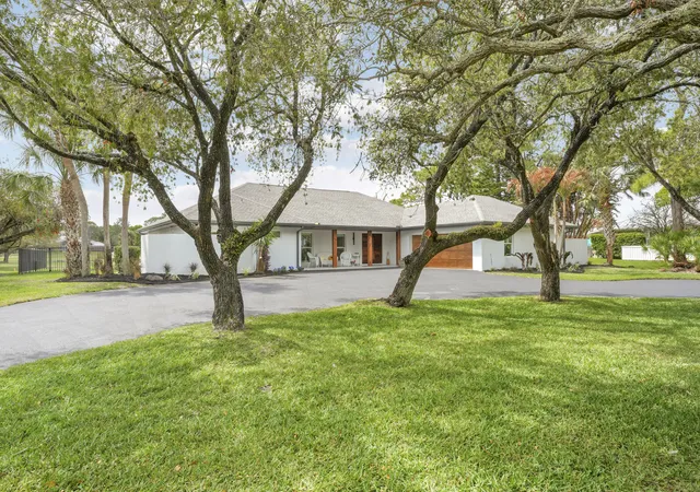 Photo 1 of Single family home for sale at 4042 Sw Bimini Cir N, Palm City, FL 34990 | MLS# B26073249 | Listing updated on 2026-10-01
