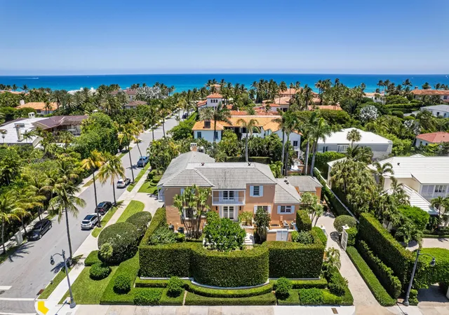 Photo 2 of Sale Pending at 198 Via Marina, Palm Beach, FL 33480 | MLS# B26073471 | Listing updated on 2026-10-02