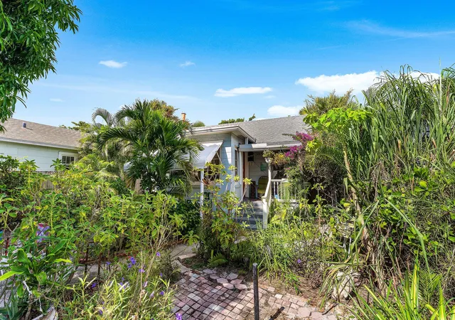 Photo 3 of Single family home for sale at 615 N L St, Lake Worth Beach, FL 33460 | MLS# B26073525 | Listing updated on 2026-09-23