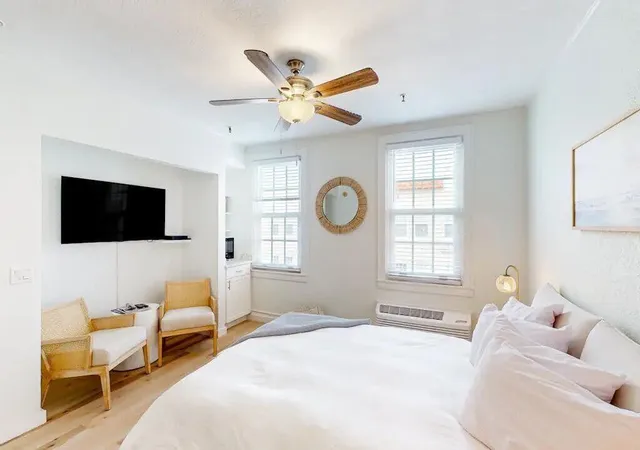 Photo 3 of Condo for sale at 235 Sunrise Ave #3215, Palm Beach, FL 33480 | MLS# B26073707 | Listing updated on 2026-09-24
