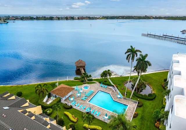 Photo 3 of Single family home for sale at 225 N Lakeshore Dr, Lake Worth, FL 33462 | MLS# B26073901 | Listing updated on 2026-10-10