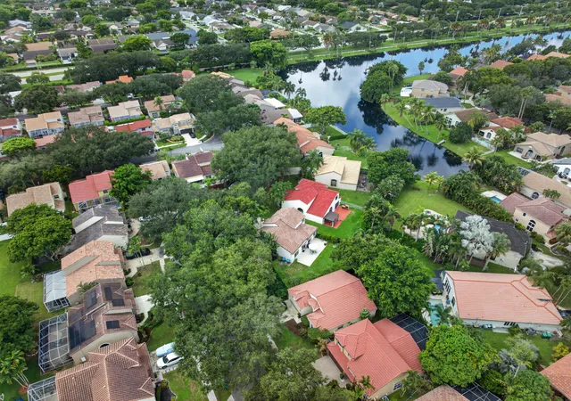 Photo 3 of Single family home for sale at 2640 Cayenne Ave, Hollywood, FL 33026 | MLS# B26074008 | Listing updated on 2026-09-23