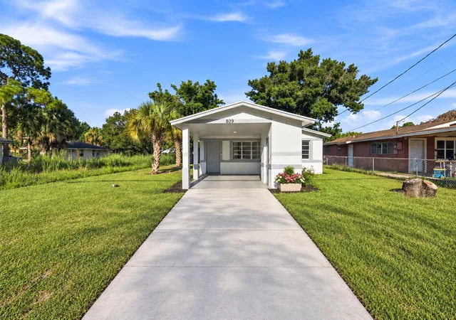 Photo 2 of Single family home for sale at 809 N 22nd Street, Fort Pierce, FL 34950 | MLS# B26074123 | Listing updated on 2026-10-10
