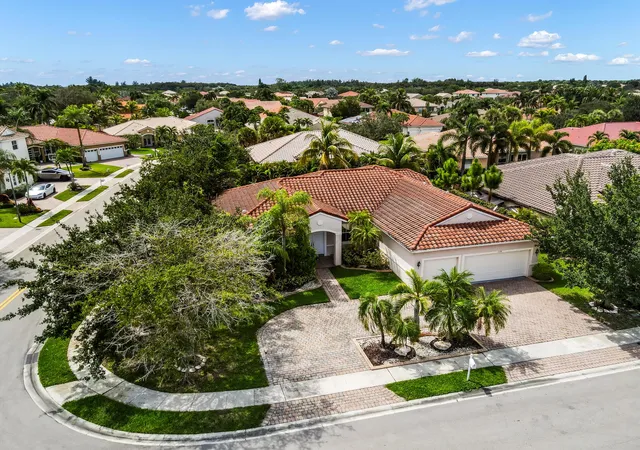 Photo 3 of Single family home for sale at 1150 Sw 189th Avenue, Pembroke Pines, FL 33029 | MLS# B26074179 | Listing updated on 2026-09-28