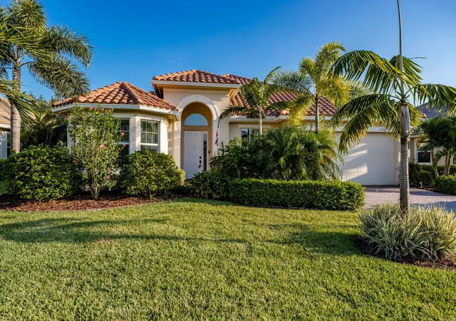 Photo 1 of Single family home for sale at 4247 Diamond Sq, Vero Beach, FL 32967 | MLS# B26074199 | Listing updated on 2026-09-23