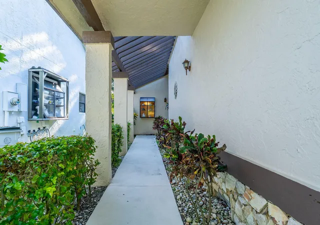 Photo 2 of Sale Pending at 2420 Fiddleleaf Ave, Coconut Creek, FL 33063 | MLS# B26074223 | Listing updated on 2026-10-10
