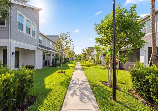 Photo 3 of Townhouse for sale at 5001 N Longwood Lake Sq, Loxahatchee, FL 33470 | MLS# B26074431 | Listing updated on 2026-10-10