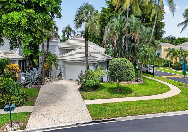 Photo 1 of Single family home for sale at 7777 Travlers Tree Dr, Boca Raton, FL 33433 | MLS# B26074649 | Listing updated on 2026-10-10