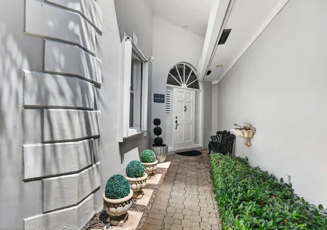 Photo 2 of Single family home for sale at 7777 Travlers Tree Dr, Boca Raton, FL 33433 | MLS# B26074649 | Listing updated on 2026-10-10