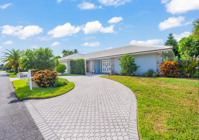 Photo 1 of Single family home for sale at 8945 Se Harbor Is Way, Hobe Sound, FL 33455 | MLS# B26074657 | Listing updated on 2026-10-10