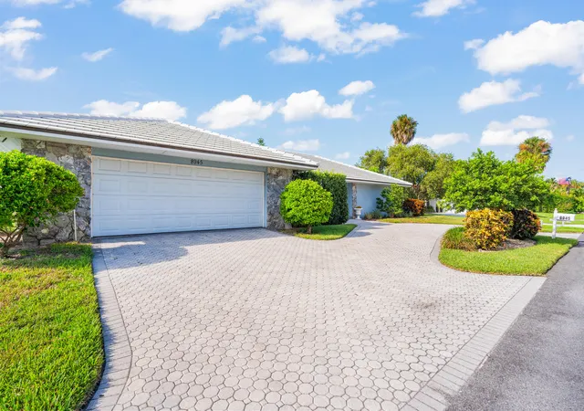 Photo 2 of Single family home for sale at 8945 Se Harbor Is Way, Hobe Sound, FL 33455 | MLS# B26074657 | Listing updated on 2026-10-10