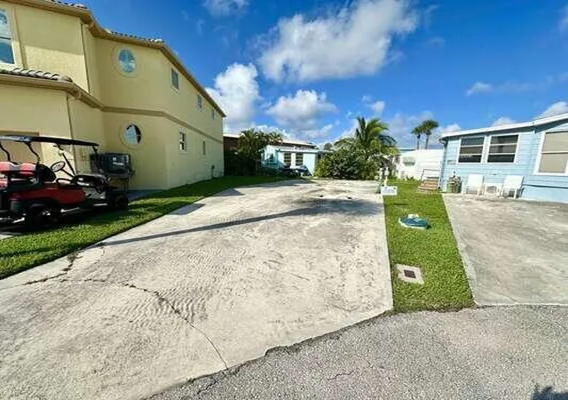 Photo 2 of Land for sale at 1269 Nettles Blvd, Jensen Beach, FL 34957 | MLS# B26074667 | Listing updated on 2026-09-20