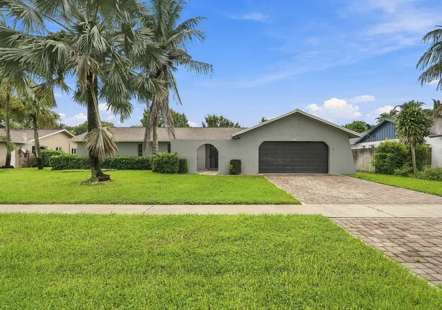 Photo 1 of Single family home for sale at 12758 Guilford Cir, Wellington, FL 33414 | MLS# B26074695 | Listing updated on 2026-10-08
