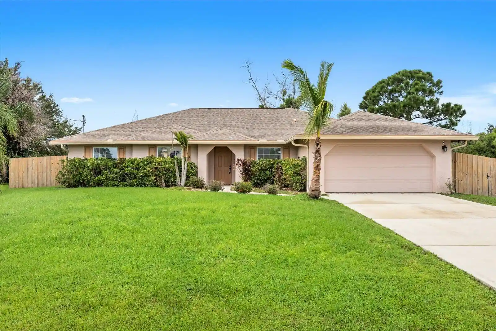 Photo 1 of Single family home for sale at 5835 W Dooley Cir, Port Saint Lucie, FL 34986 | MLS# B26074870 | Listing updated on 2026-10-28