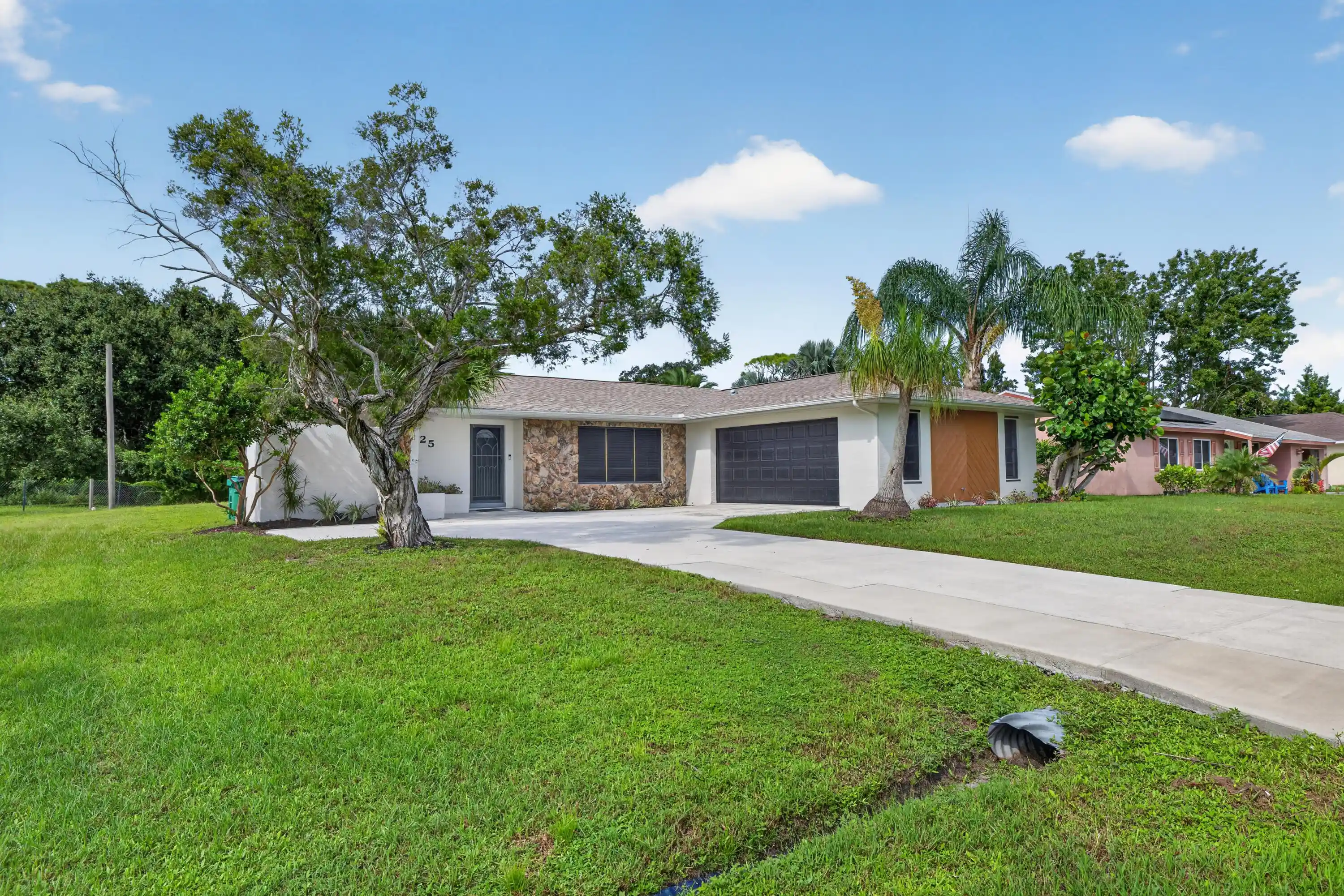 Photo 1 of Single family home for sale at 1425 Se Minorca Ave, Port Saint Lucie, FL 34952 | MLS# B26074899 | Listing updated on 2026-10-22
