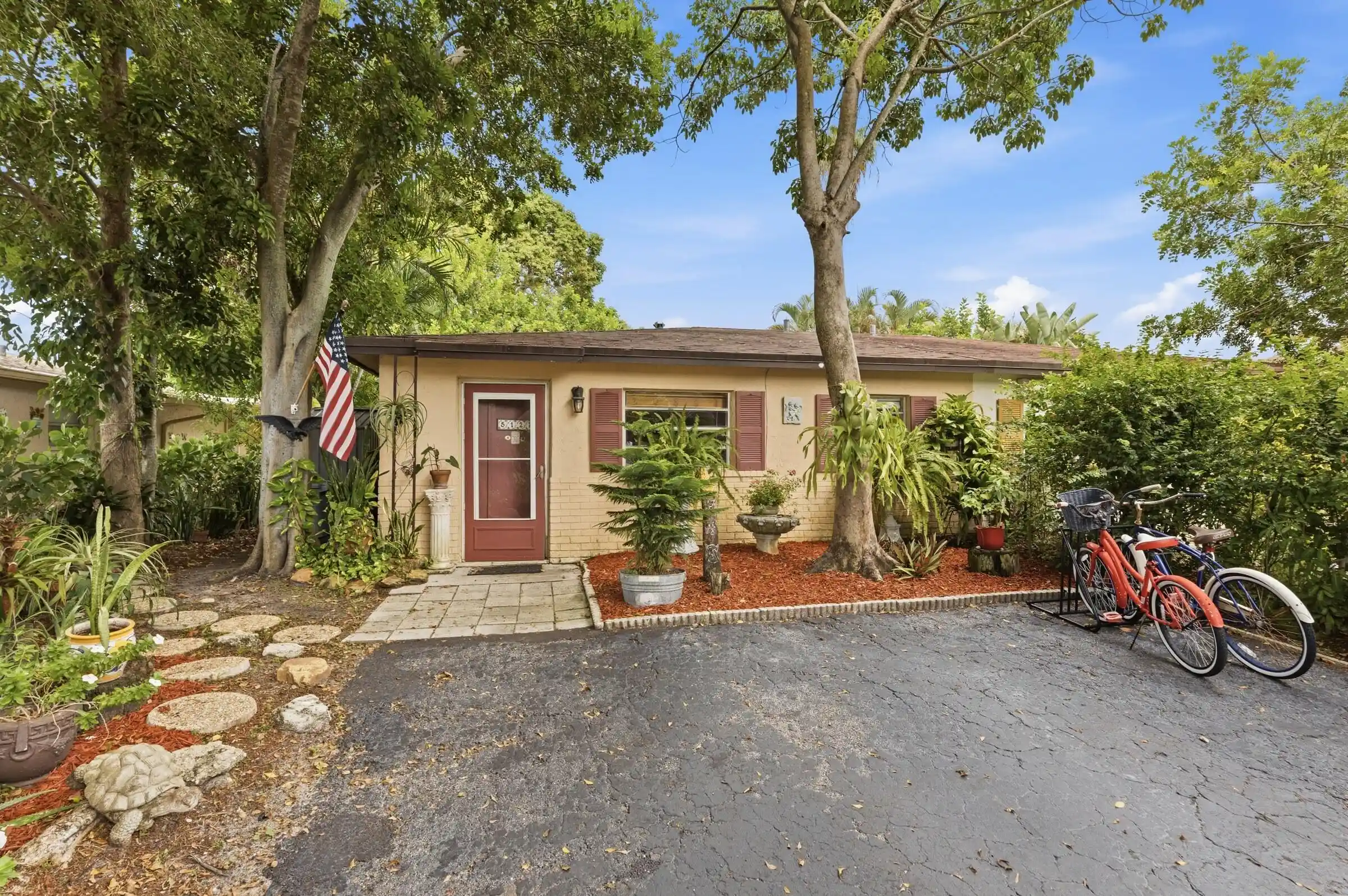 Photo 1 of Single family home for sale at 5127 Rose Hl Dr, Boynton Beach, FL 33437 | MLS# B26074922 | Listing updated on 2026-10-19