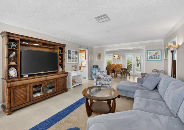 Photo 4 of Single family home for sale at 1709 SW 20th Street, Boynton Beach, FL 33426 | MLS# B26075018 | Listing updated on 2026-09-23