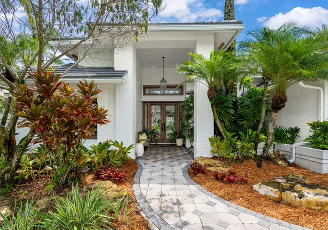 Photo 3 of Single family home for sale at 2339 Newbury Dr, Wellington, FL 33414 | MLS# B26075021 | Listing updated on 2026-10-10