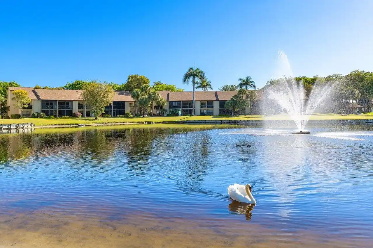 Condo for sale at 5154 Oakhill Ln #1014, Delray Beach, FL 33484 | MLS# B26075061