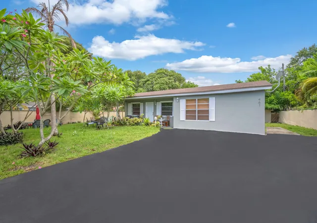 Photo 1 of Single family home for sale at 461 Nw 17th Place, Fort Lauderdale, FL 33311 | MLS# B26075093 | Listing updated on 2026-10-10