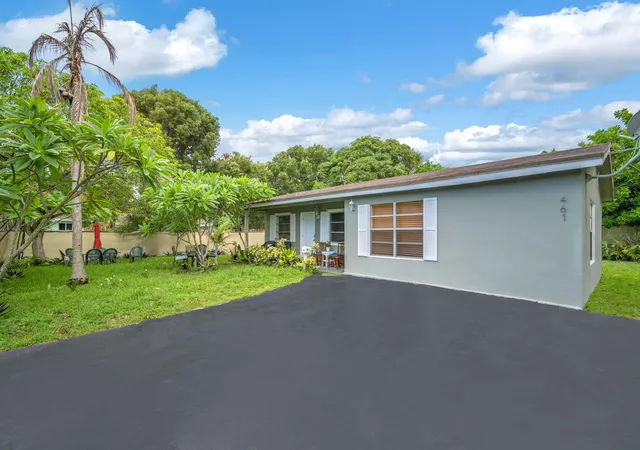 Photo 3 of Single family home for sale at 461 Nw 17th Place, Fort Lauderdale, FL 33311 | MLS# B26075093 | Listing updated on 2026-10-10