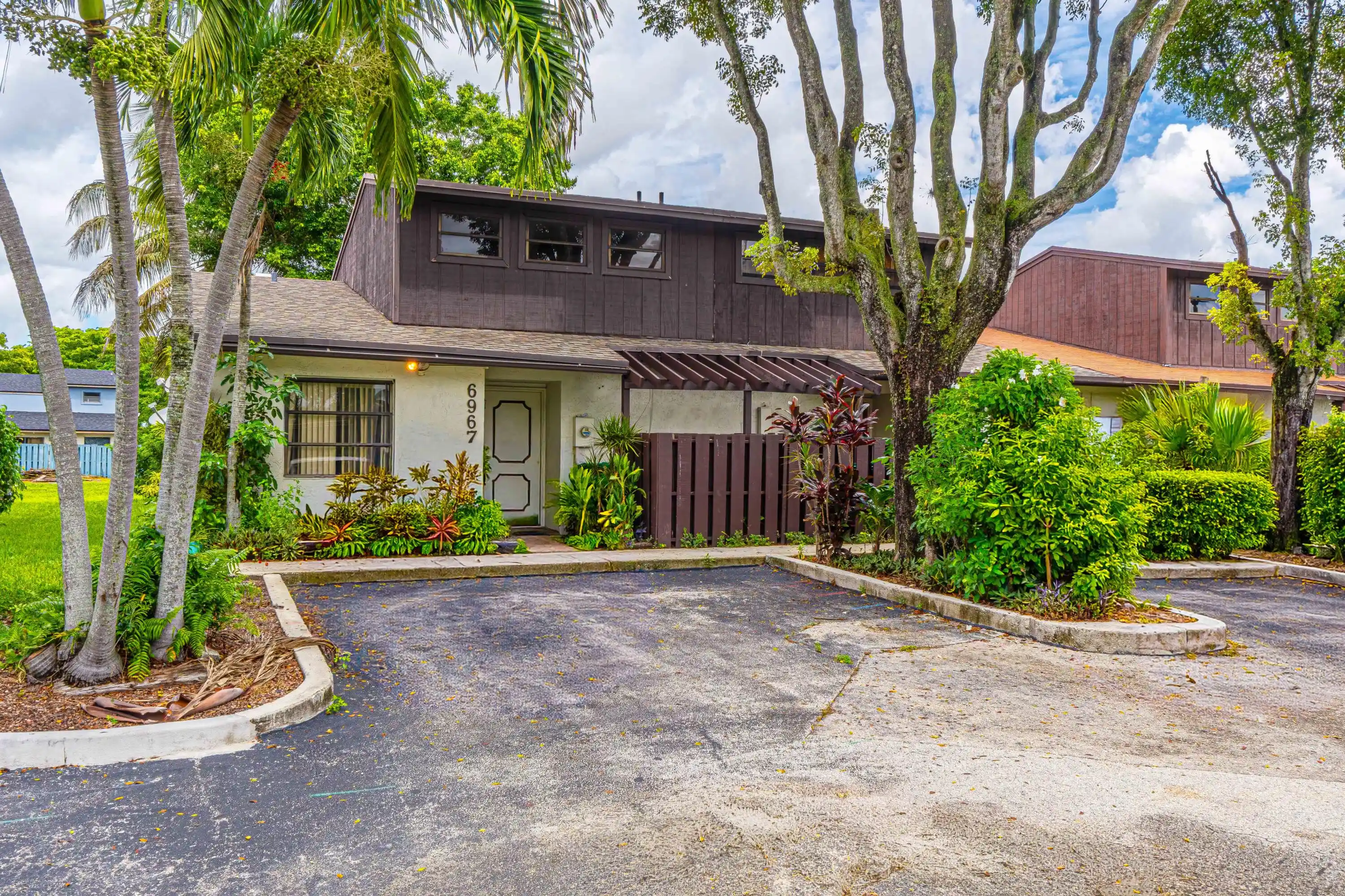 Townhouse for sale at 6967 SW 40th Street #5-R, Miramar, FL 33023 | MLS# B26075115