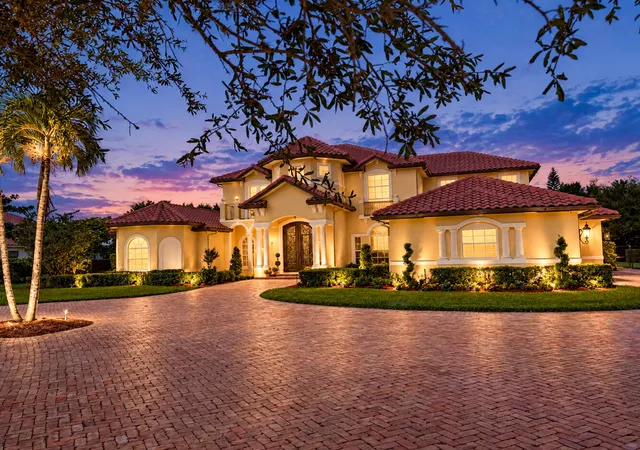 Photo 2 of Mansion for sale at 2825 Jockey Cir W, Davie, FL 33330 | MLS# B26075166 | Listing updated on 2026-10-10