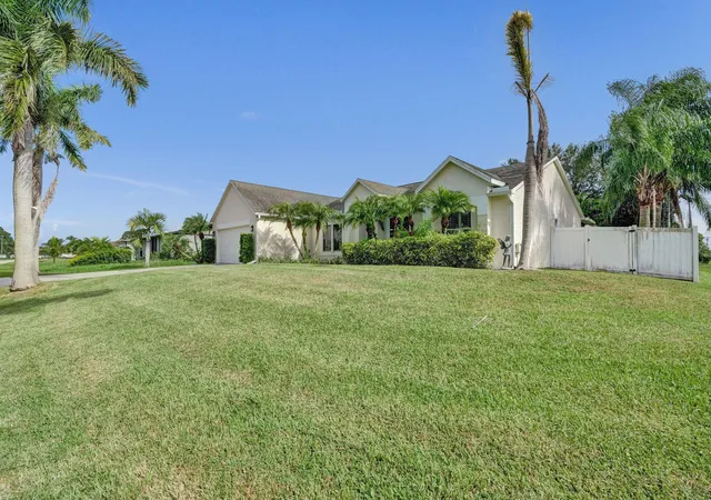 Photo 3 of Single family home for sale at 468 Sw Prado Ave, Port Saint Lucie, FL 34983 | MLS# B26075234 | Listing updated on 2026-09-23